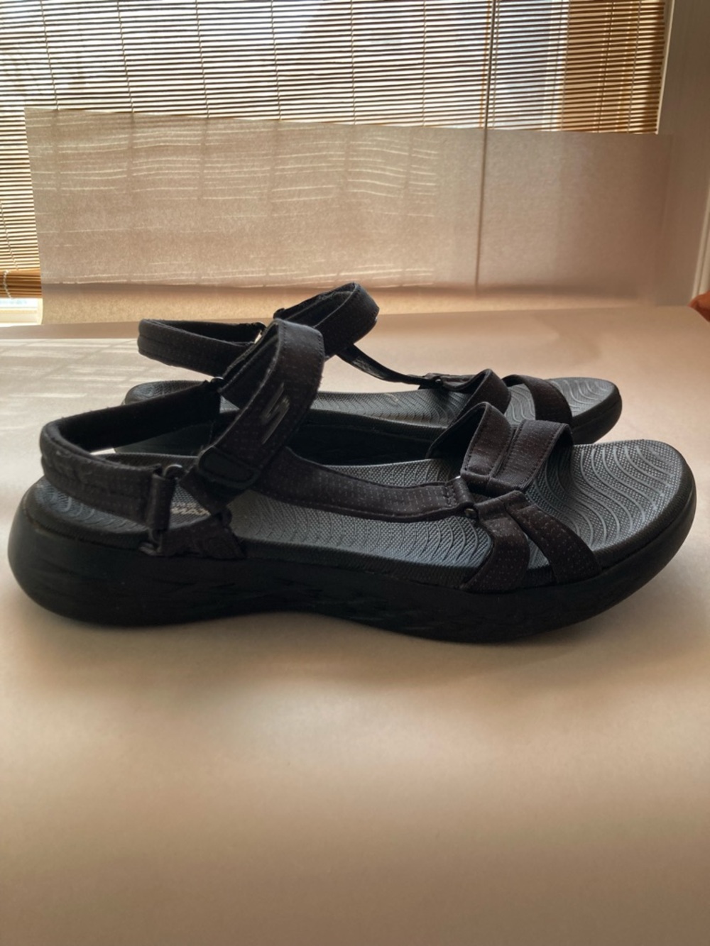 Skechers 15316 Womens Go 600 Brilliancy Sandals Black Strappy Goga Mat Size 9 - Picture 3 of 7